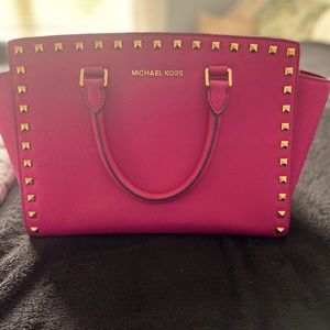 Michael Kors Medium size cross body bag